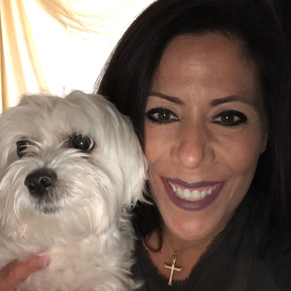 Meet your Posher, Kelly - Picture 2 of 4